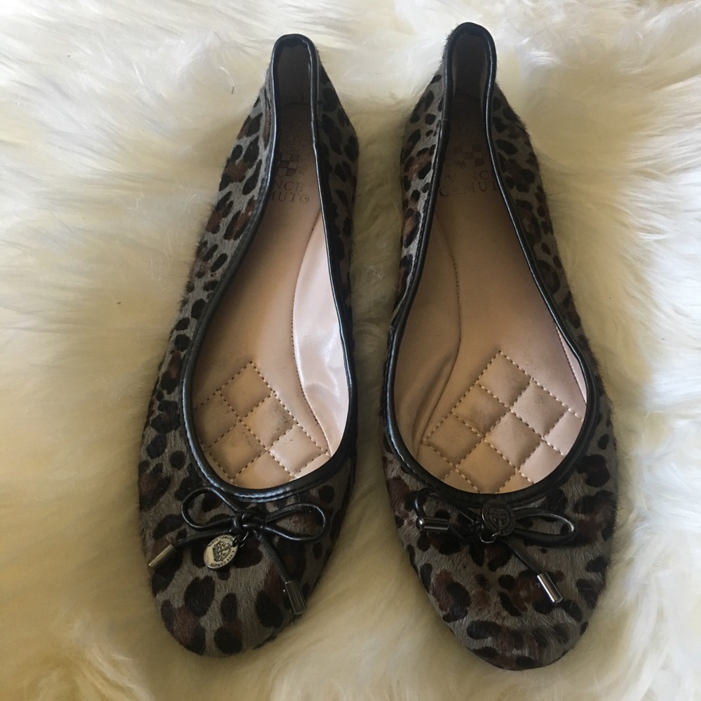 Vince Camuto leaopard real fur flats